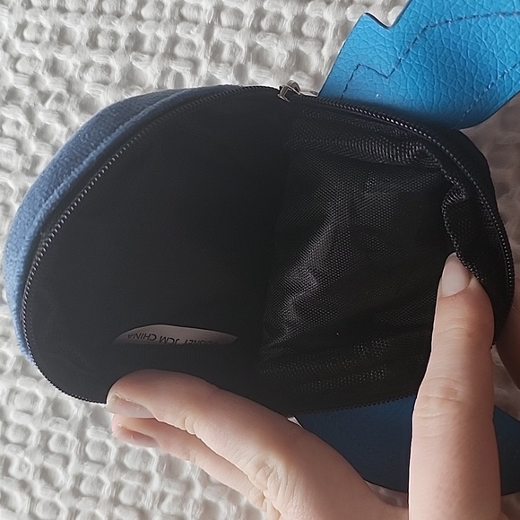 3/$20 Disney Stitch Change Purse - Picture 2 of 2